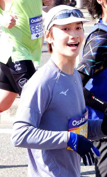 なにわ男子の藤原丈一郎が大阪マラソン５時間切りで完走したので他の芸能人と比べてみた！