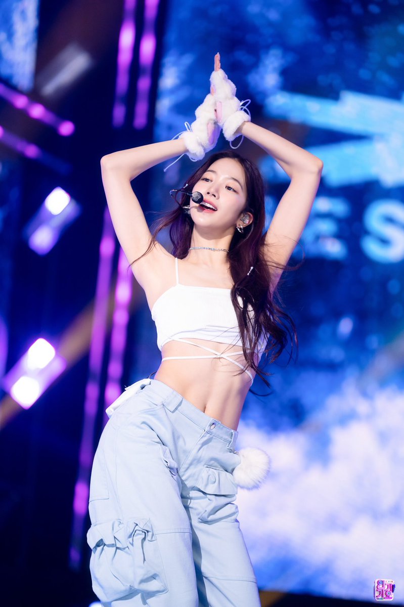 LE SSERAFIMのカズハが腹筋トレーニング動画を公開！実際にやってみる？ファンの反応は？