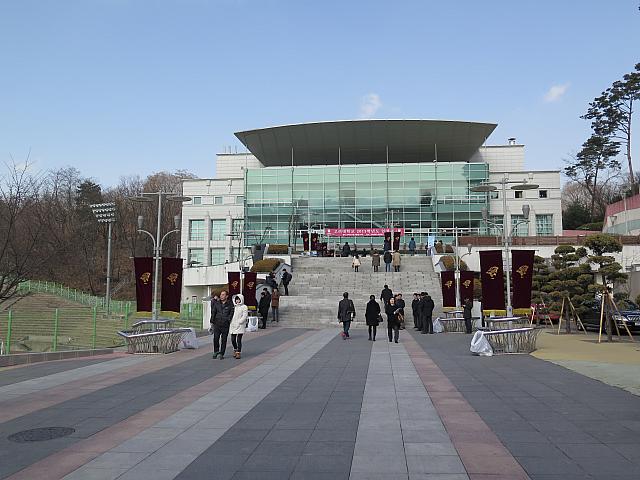 TOMORROW X TOGETHER(TXT)が4月13日にカムバックショーケースを開催！ファンの反応は？