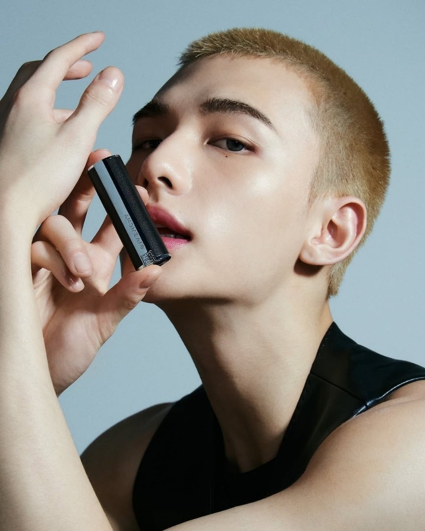 Stray KidsのヒョンジンがGUESSのグローバルアンバサダーに就任!ファンの反応は?