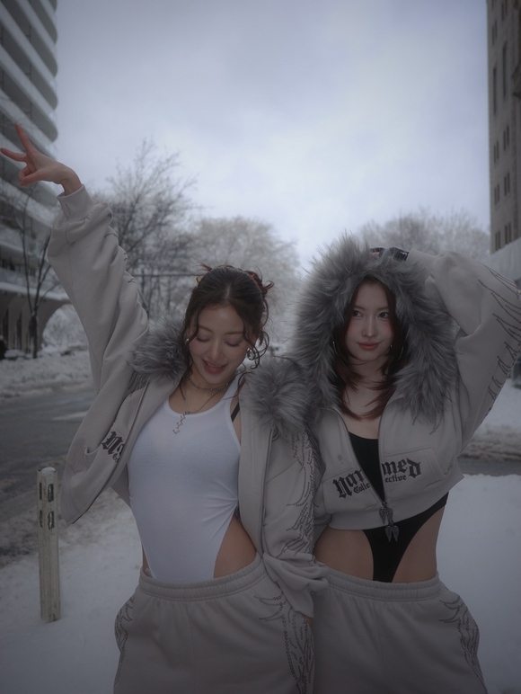 TWICEのモモとジヒョのNYでの雪上ダンス動画が色々な意味でヤバい！ファンの反応は？