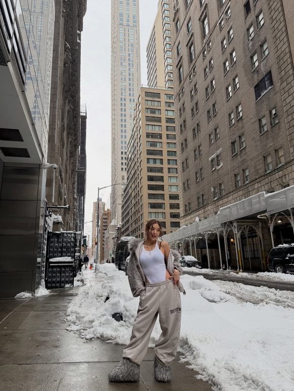 TWICEのモモとジヒョのNYでの雪上ダンス動画が色々な意味でヤバい！ファンの反応は？