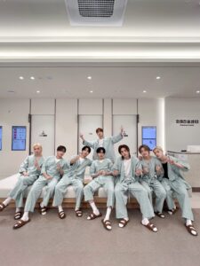 Stray Kidsのバンチャンがインスタに投稿した海辺での筋肉が凄すぎる！