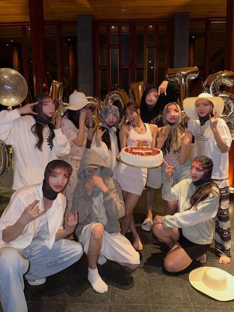 BLACKPINKのリサの20代最後の誕生日パーティーが豪華すぎた！ファンの反応は？