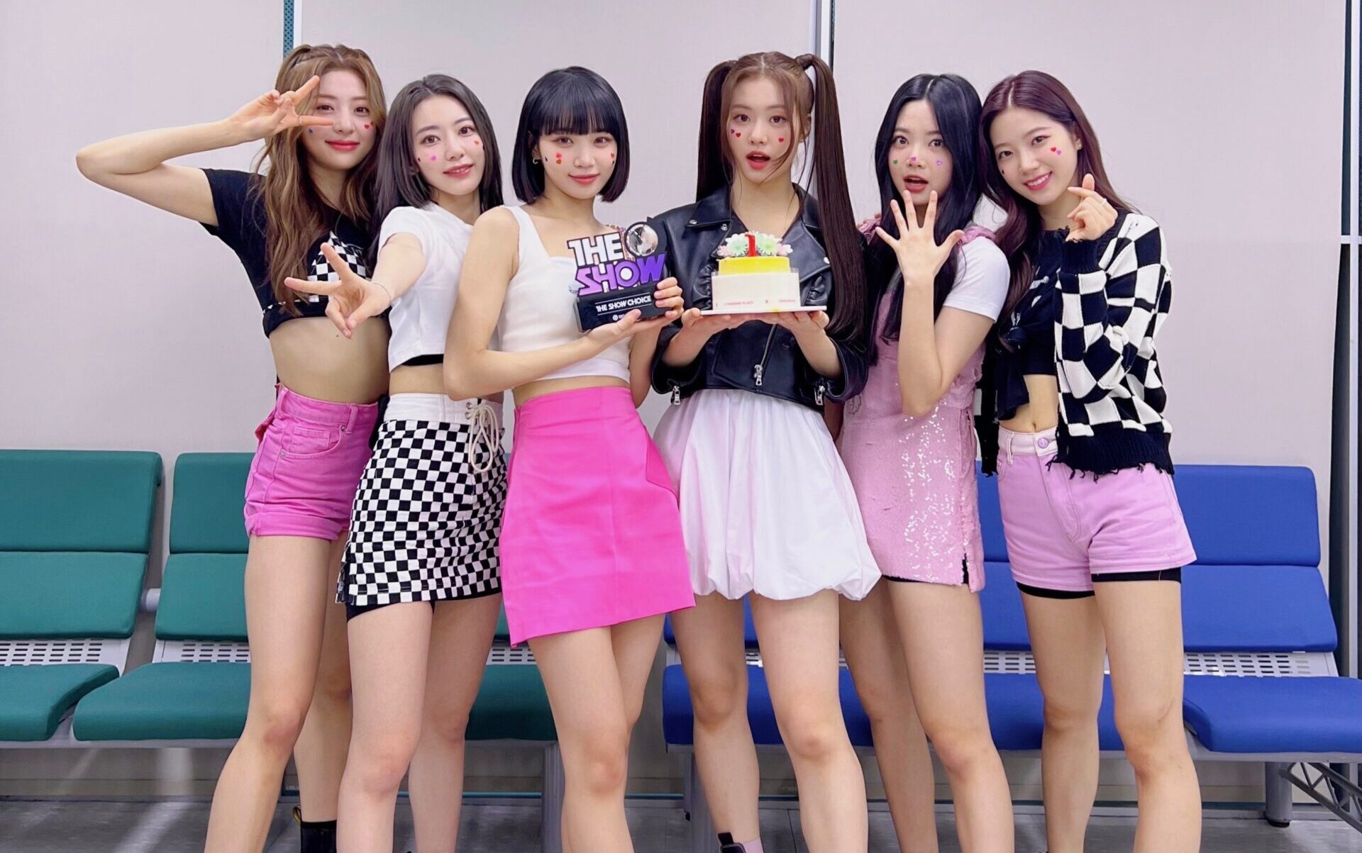 元LE SSERAFIMのキム・ガラムがYouTubeチャンネルを開設！ファンの反応は？