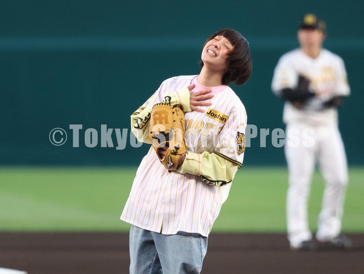 あいみょんが甲子園で始球式！結果はどうだった？