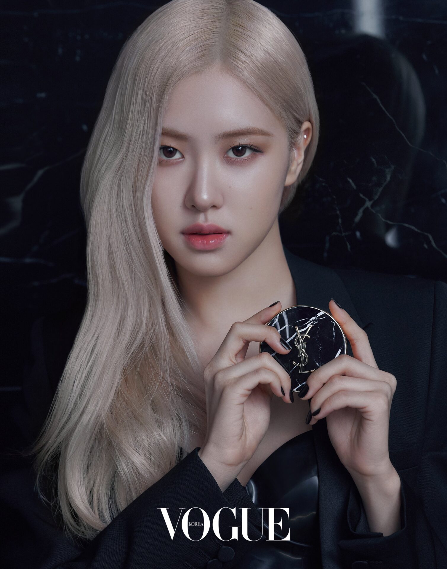 BLACKPINKのロゼがイヴ・サンローランのハート型パッケージのマルチクリームのビジュアルに！ファンの反応は？