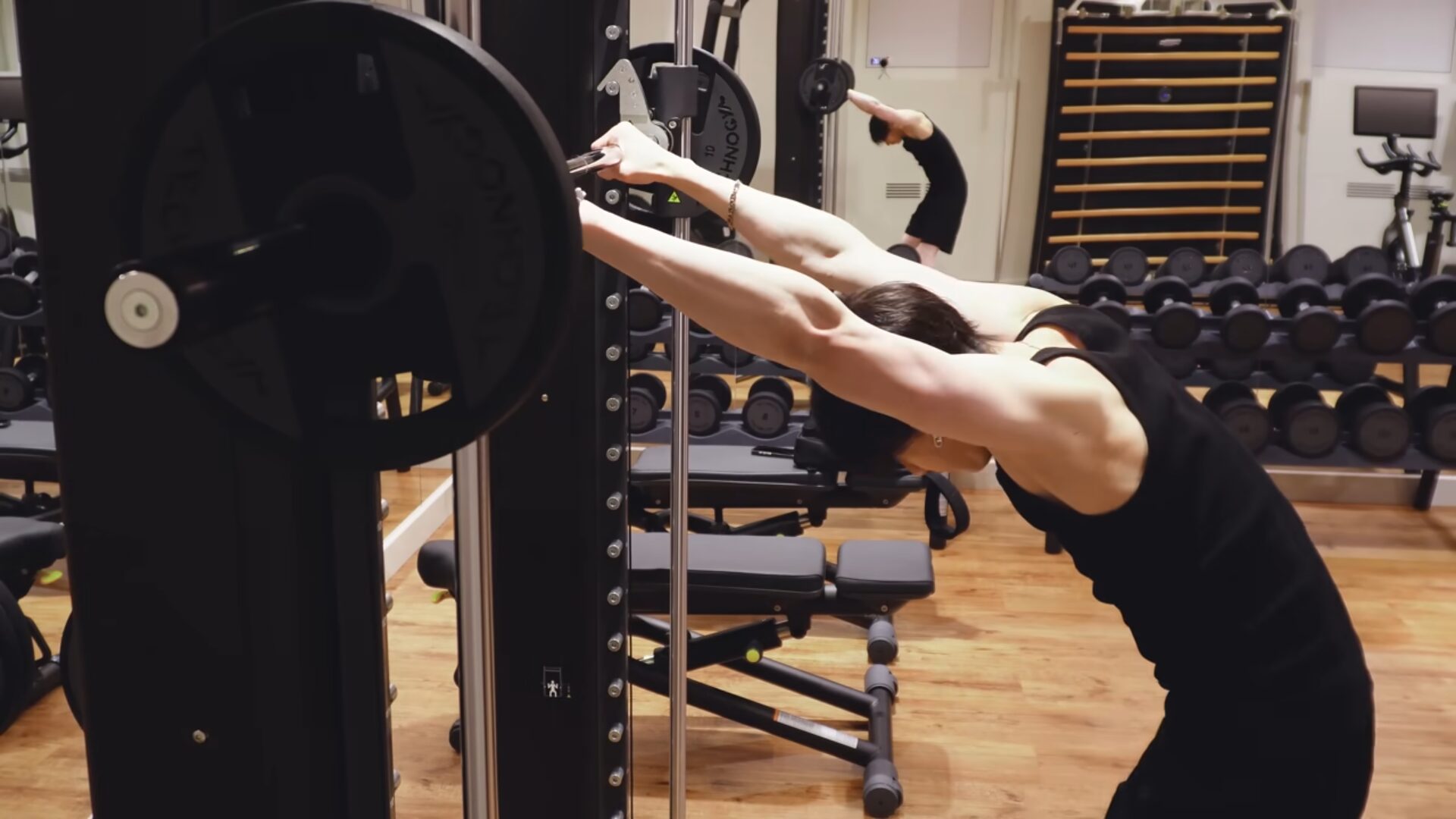 Stray Kidsのバンチャンがインスタに投稿した海辺での筋肉が凄すぎる！