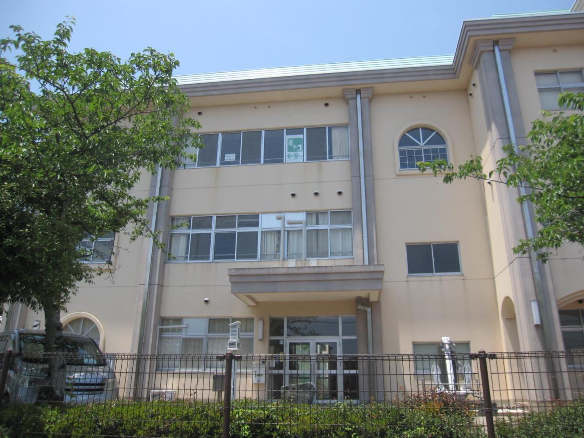 米津玄師の学歴について！小学校から専門学校までエピソードを交えて紹介！