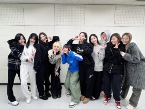 TWICEのモモがあいみょんとの再会プリクラを公開！ファンの反応は？