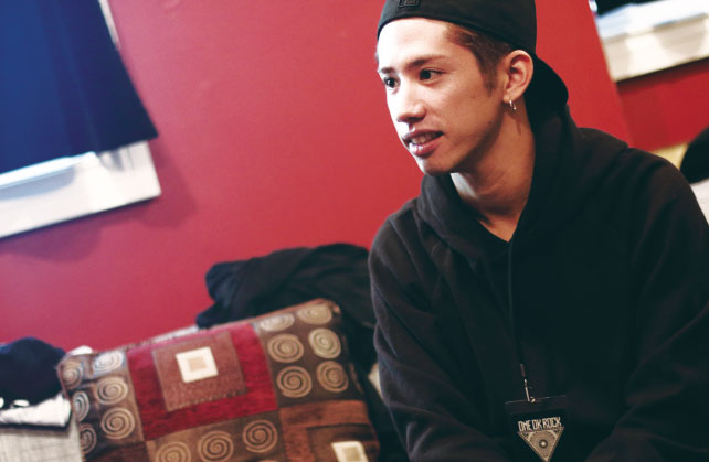ONE OK ROCK(ワンオク)のTakaはインタビューでの英語力が凄い!その勉強法について