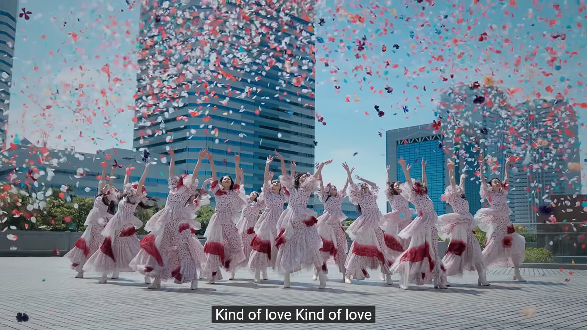 日向坂46の新曲「Kind of love」のMV公開！ファンの反応は？