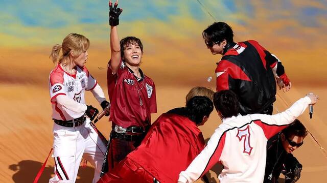 BTS(防弾少年団)がW杯決勝のハーフタイムに登場！マドンナやジャスティン・ビーバーが同じ舞台に！
