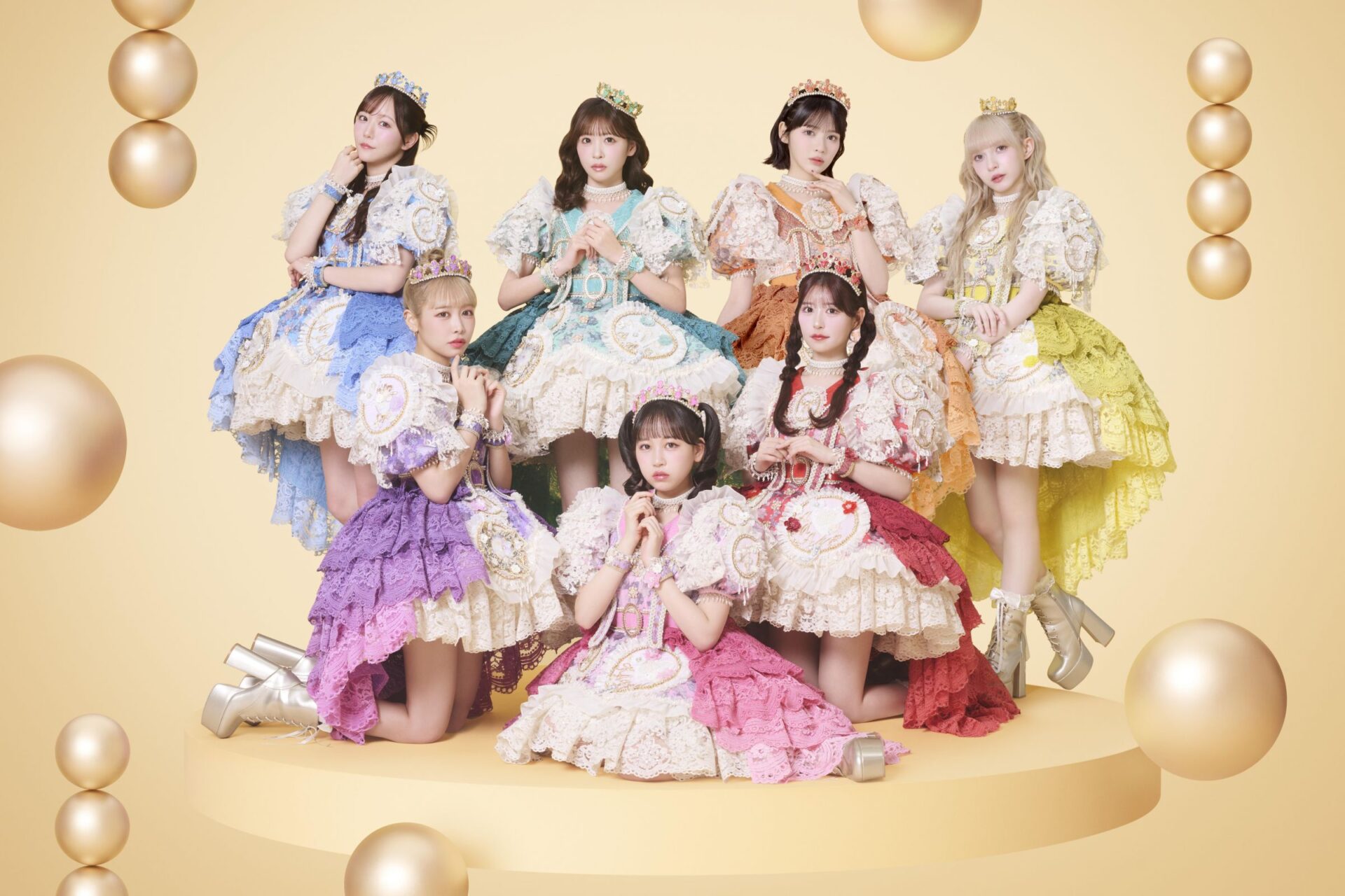 FRUITS ZIPPERが4th Anniversary写真集発売決定!ソロカットも解禁!