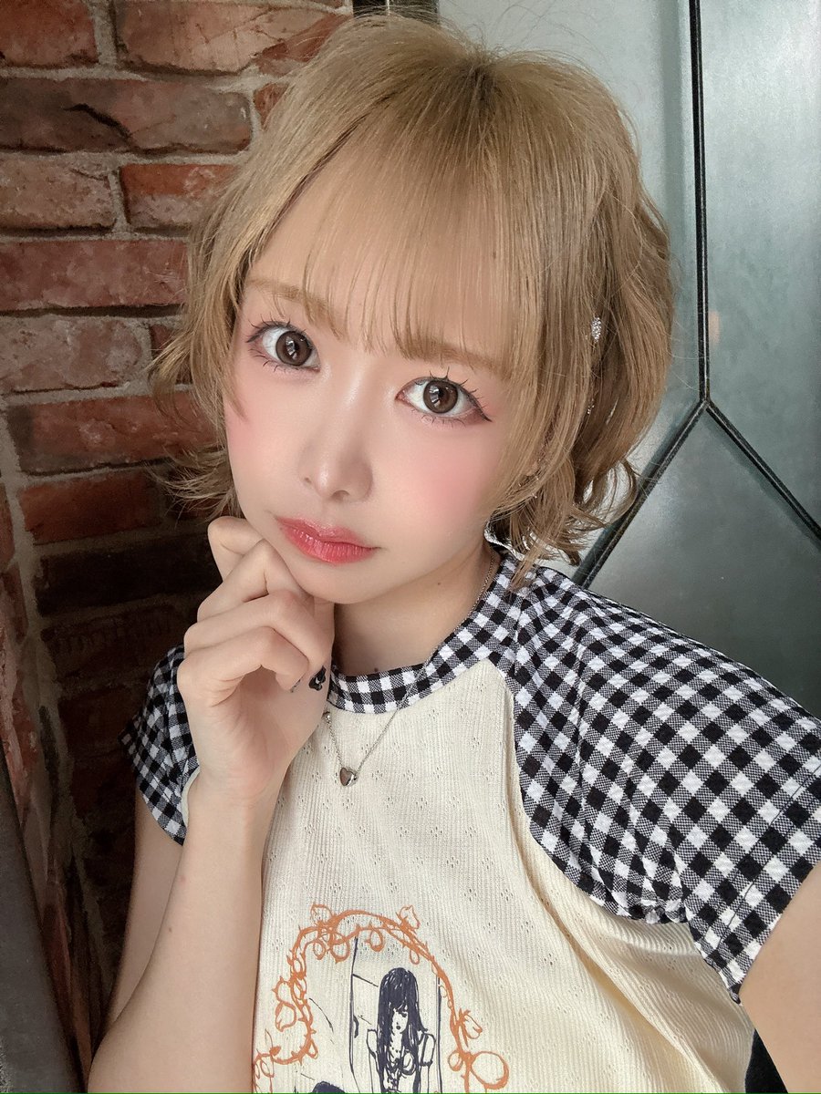 FRUITS ZIPPERの仲川瑠夏があの「ロック様」にお姫様だっこ！？詳細を調べてみた！