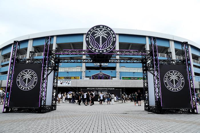 LE SSERAFIM のウンチェがZOZOマリンスタジアムで始球式に登場!ファンの反応は?